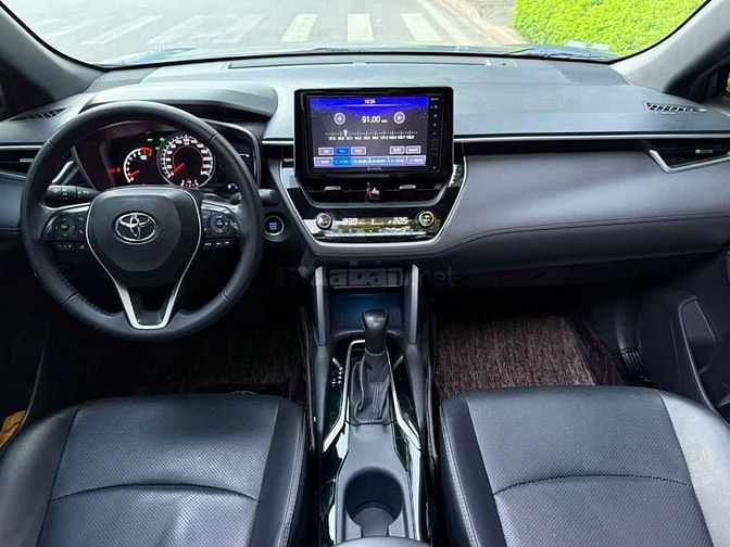 Cần bán Toyota Cross 1.8V sx cuối 2020 cực đẹp