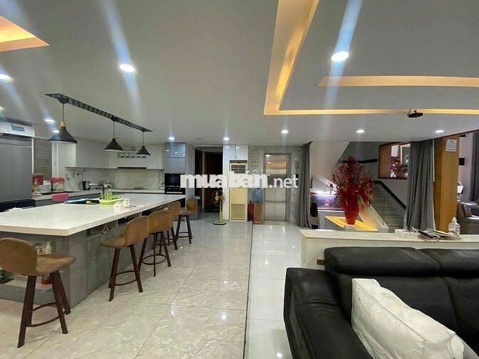 CHO THUÊ BIỆT THỰ CÓ THANG MÁY CMT8_ 11X20M_ HẦM 4 TẦNG. SẴN NỘI THẤT