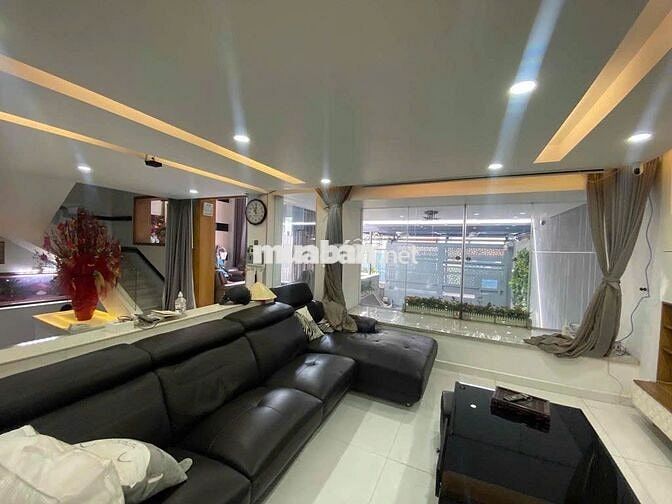 CHO THUÊ BIỆT THỰ CÓ THANG MÁY CMT8_ 11X20M_ HẦM 4 TẦNG. SẴN NỘI THẤT