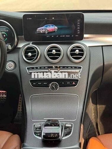 Merểcdes C300 AMG sx 2019 màu xanh CVS siêu đẹp