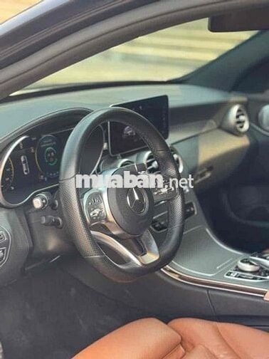 Merểcdes C300 AMG sx 2019 màu xanh CVS siêu đẹp