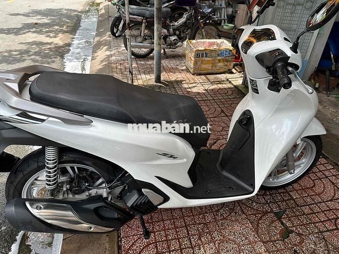 SH 125 dk 9/2024 odo 13k km gl ADV