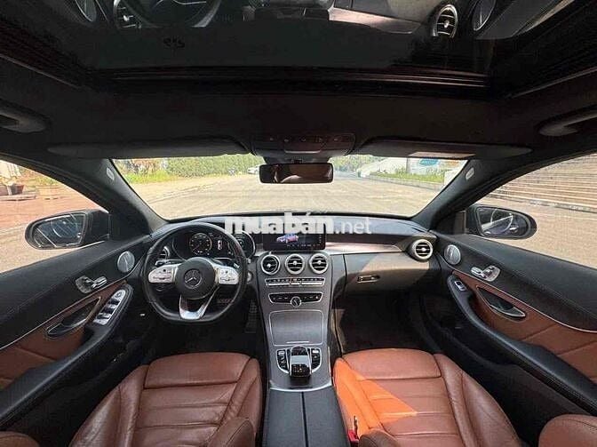 Merểcdes C300 AMG sx 2019 màu xanh CVS siêu đẹp