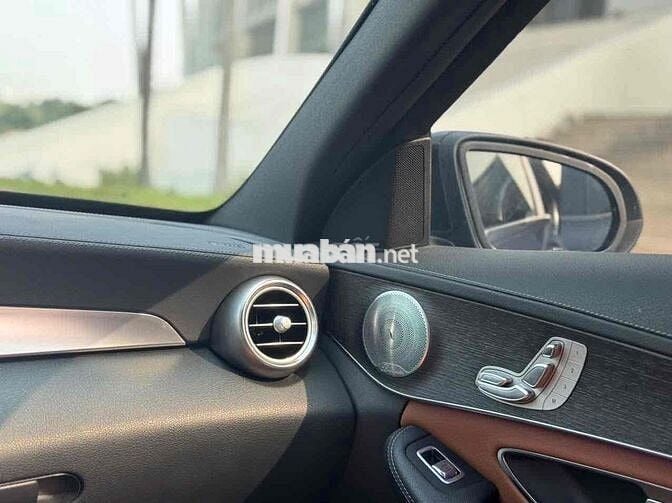 Merểcdes C300 AMG sx 2019 màu xanh CVS siêu đẹp