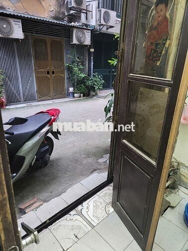 cho thuê 2 tầng nhà ở Đặng Tiến Đông