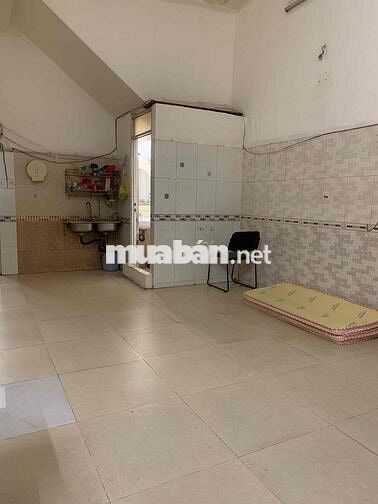 Cho thuê mặt bằng kinh doanh tầng trệt mặt tiền đường Bến Cần Giuộc