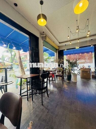 Sang quán cafe góc 2 mặt tiền Gần Nguyên Sơn DT : 8m X 12m gác lửng ở