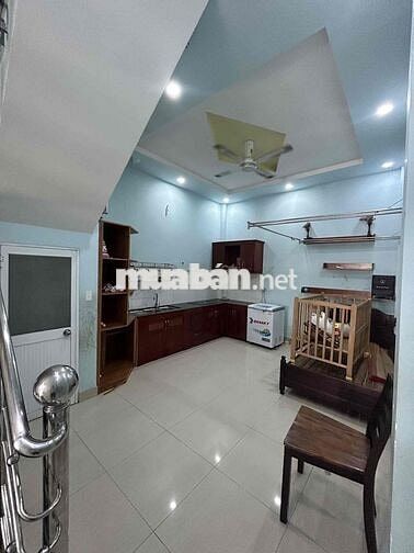 chính chủ cho thuê nhà nguyên căn ,1trệt 2 lầu,3p ngủ,3wc