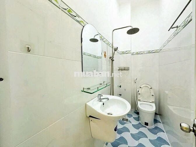 Nhà hẻm Trịnh Như Khuê 6x17,5 đang cho thuê 10tr bán gấp 820Tr