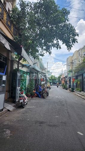 Nhà cho thuê 1 xẹt lê văn quới vị trí đẹp