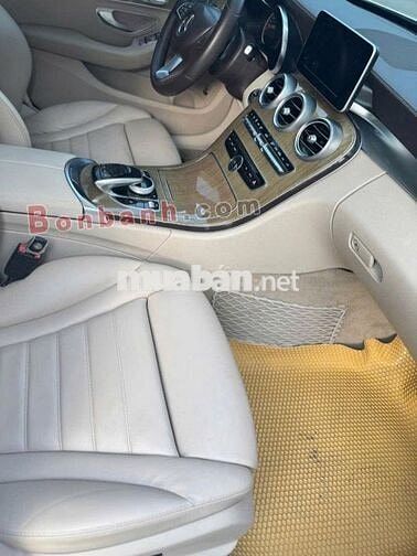 Mercedes-Benz C250 Exclusive – Màu trắng