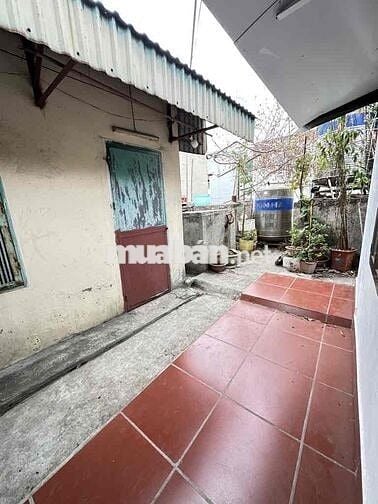 Bán gấp nhà Nguyễn Cao 18m,5 tầng giá 2,3 tỷ