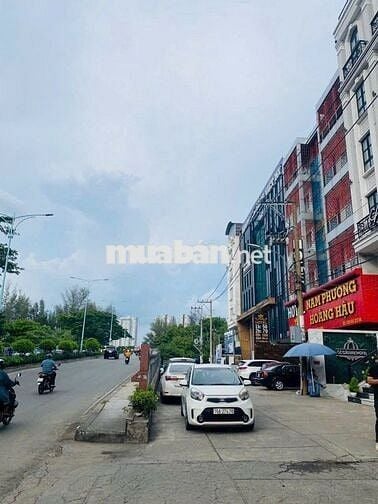 cho thuê măt bằng kinh doanh ngay vòng xoay vi trí rất đẹp