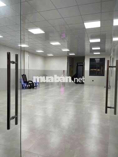 CHo thuê nhà mặt tiền đường Phạm văn chiêu 8x18m 5L trống suốt