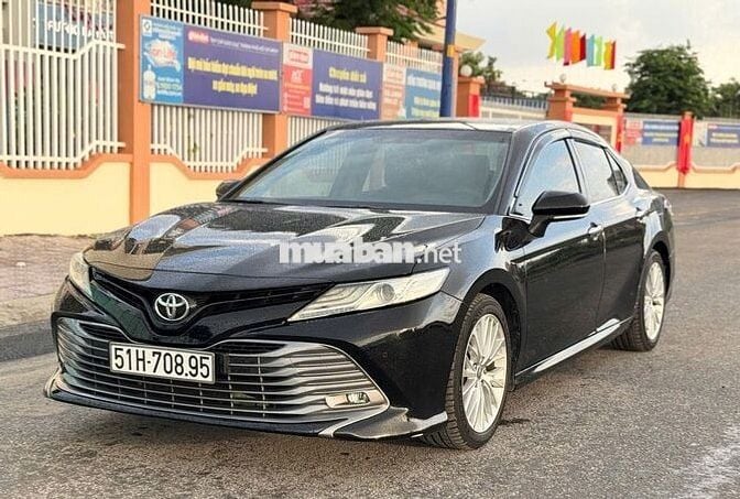Toyota Camry 2019 2.5Q  mẫu mới nhập Thái 1 chủ