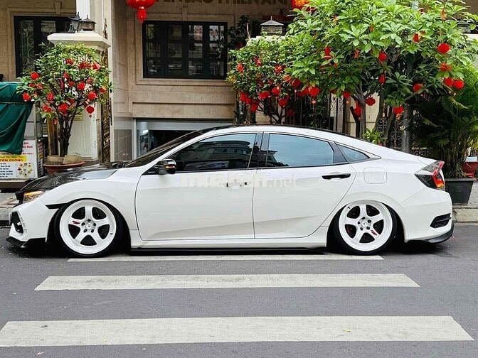 Honda Civic 2020 1.5RS - 45000 km