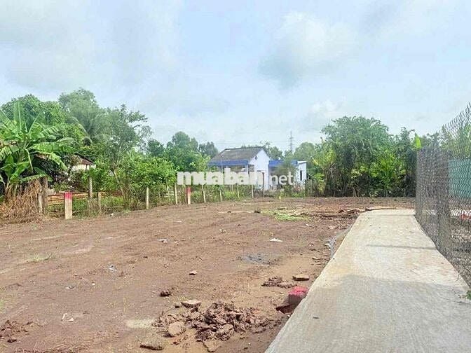sổ hồng riêng , quê mỹ thạnh- tân trụ - long an , dt:106m2 , giá:290tr