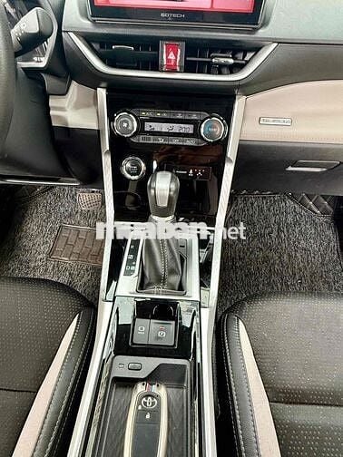 Toyota Veloz Cross 2022 CVT Top - 49000 km