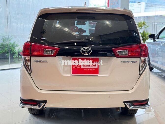 Toyota Innova 2.0Venturer Số Tự Động 2019 trắng
