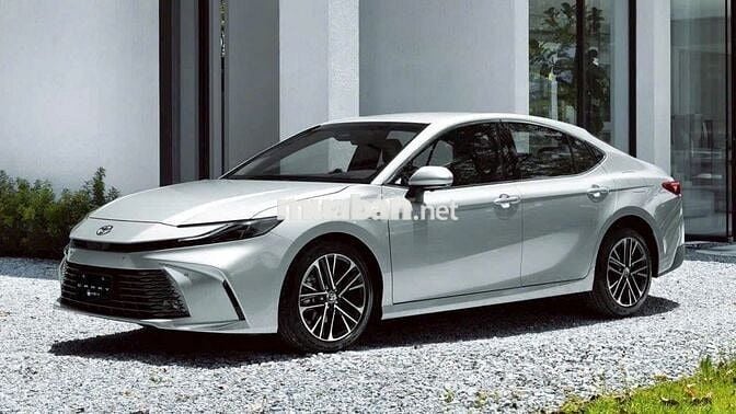 Toyota Camry 2025 2.0Q