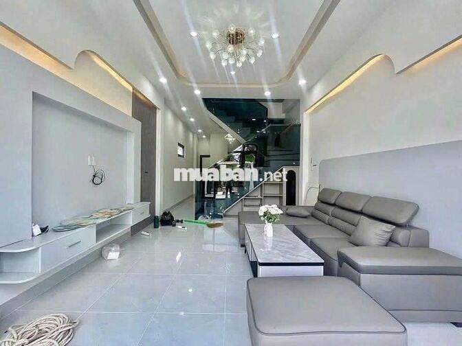 Bán nhà 1 trệt 1 lầu giá 2 tỷ 350 triệu, DT 5x20m, Tân An, Bình Dương