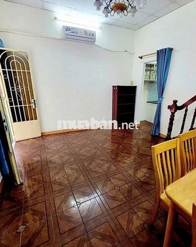 Nhà trống, (4.5x7m 1 Lầu suốt) : 451/36/43 Tô Hiến Thành P14 Q10