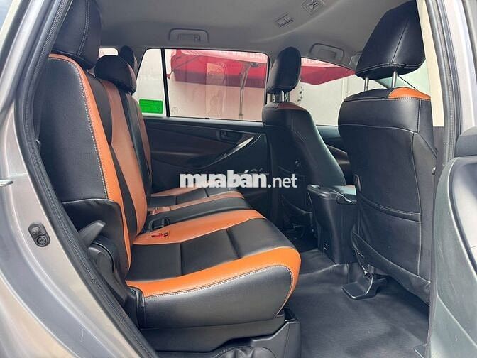 Toyota Innova 2.0E Số sàn 2024 màu bạc - 705Tr