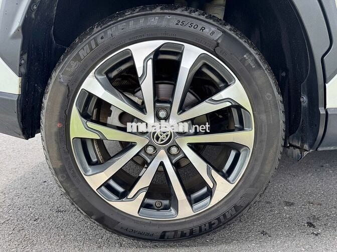 Toyota Corolla Cross 2020 1.8V - 18000km MÀU TRẮNG