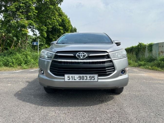 Cần bán xe INNOVA 2.0E SX 2018 xe gia đình sử dụng 