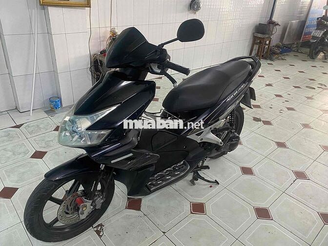 Xe ab xanh đen