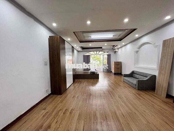 CHO THUÊ STUDIO RỘNG 50m2 BAN CÔNG NGAY UEH CƠ SỞ B QUẬN 10