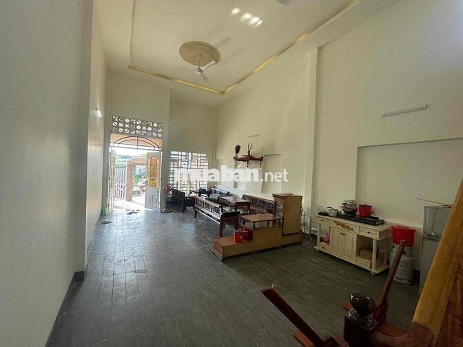 Gia đình tôi bán nhà hẻm 20 đối diện trường cấp 1 tân phong 2.