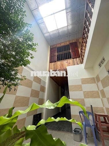 Gia đình tôi bán nhà hẻm 20 đối diện trường cấp 1 tân phong 2.