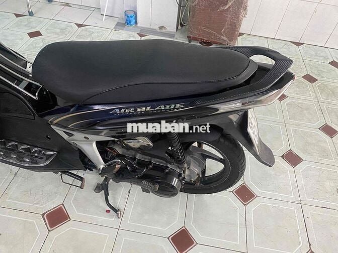 Xe ab xanh đen