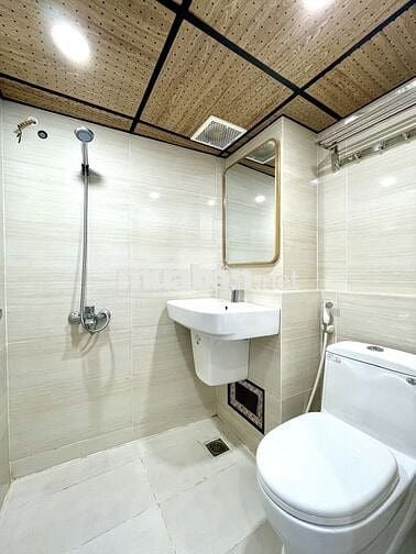 PHÒNG ĐẸP CỬA SỔ LỚN 5P ĐI VINCOM PHAN VĂN TRỊ