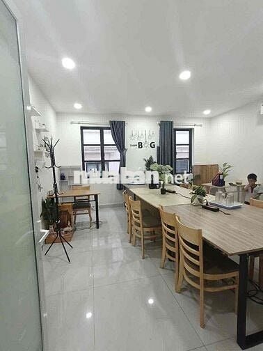 CHO THUÊ VĂN PHÒNG MỞ CÔNG TY CÓ HẦM ĐỂ BÃI ĐẬU Ô TÔ KHÔNG GIỚI HẠN