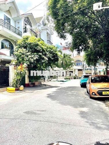 Nhà 8PN hẻm xe hơi. Cho cải tạo.