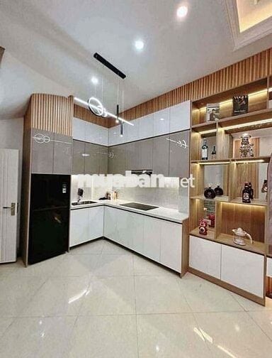 CẦN BÁN NHÀ LẦU TRỆT P. ĐÔNG HÒA - GIÁ CHỈ HƠN 900 TRIỆU, SHR
