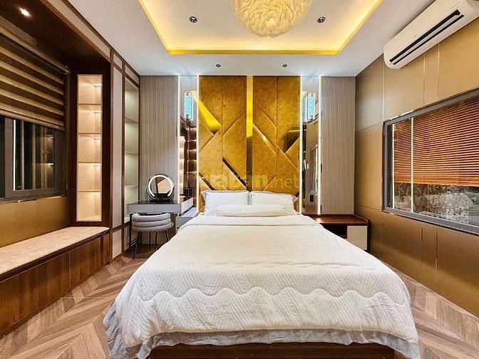 ⭐️Siêu phẩm 6 Lầu THANG MÁY gara đậu 2 xe hơi Mặt tiền Đường Số 3, P9