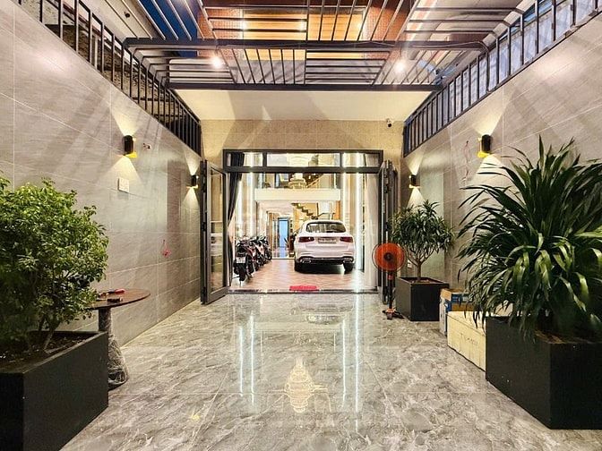 ⭐️Siêu phẩm 6 Lầu THANG MÁY gara đậu 2 xe hơi Mặt tiền Đường Số 3, P9