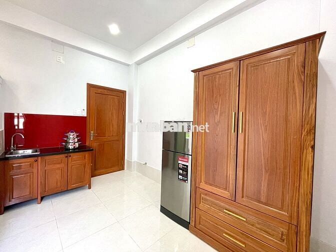 PHÒNG ĐẸP CỬA SỔ LỚN 5P ĐI VINCOM PHAN VĂN TRỊ