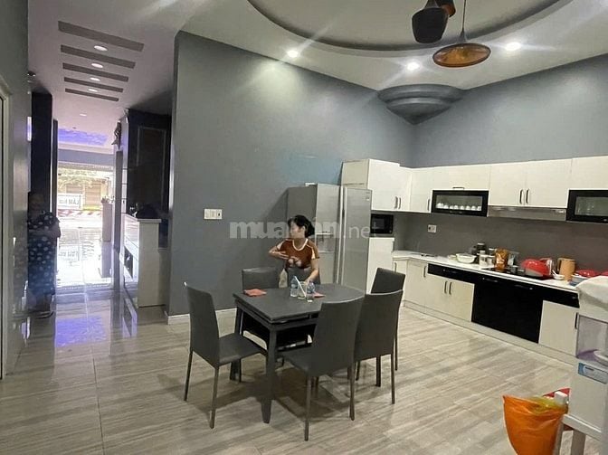 Bán khách sạn Thị Trấn Tràm Chim, Tam Nông, Đồng Tháp, 10x20, 12 phòng
