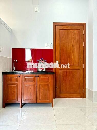 PHÒNG ĐẸP CỬA SỔ LỚN 5P ĐI VINCOM PHAN VĂN TRỊ