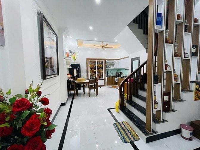 NHÀ ĐẸP GẦN TRƯỜNG CHUẨN MINH KHAI A 