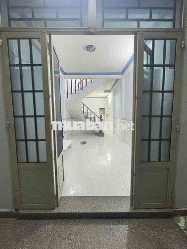 Cho thuê nhà trệt + lầu 2PN đường xe hơi gần chợ