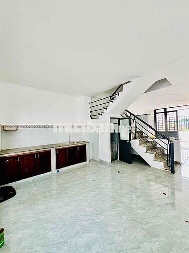 Nhà Mới Đẹp DT 120m2 1Trệt 1Lầu 3Pn 2Wc Sân Hẻm Xe Tải Gần Chợ Đường.