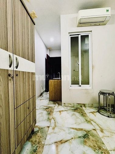 Hẻm xe hơi số 4 Hậu Giang p4 tân bình 3tr8/tháng full nội thất lầu 2 