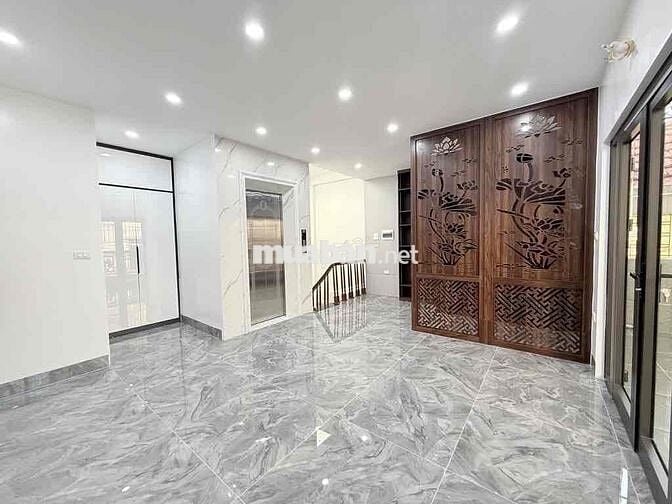 Ô TÔ ĐỖ TRÁNH - ĐẲNG CẤP ĐỀN LỪ – MẶT TIỀN 6.8M - THANG MÁY VÙ VÙ - VI