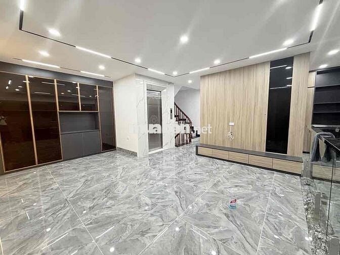 Ô TÔ ĐỖ TRÁNH - ĐẲNG CẤP ĐỀN LỪ – MẶT TIỀN 6.8M - THANG MÁY VÙ VÙ - VI