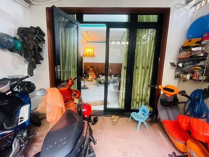 Bán Nhà 4.5m x 13m cấp 4 gần Lê Văn Thịnh giá 4.8 tỷ